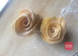 Illustration of how to make pumpkin steamed buns 8