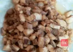 Illustration of how to make diced shark meat, pickled cabbage fried rice 6