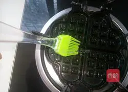 Illustration of how to make cocoa waffles 10