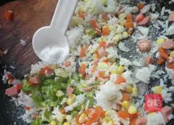 Home-style Yangzhou fried rice recipe 11