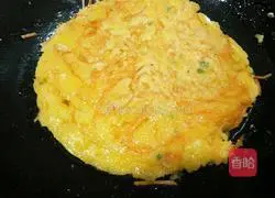 Illustration of how to make pan-fried carrot pancake 6