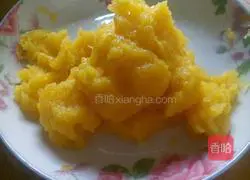 Illustration of how to make pumpkin buns 1