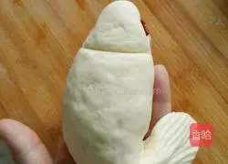 Illustration of how to make carp steamed buns 12