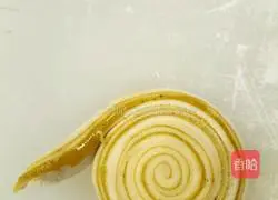 Illustration of how to make sweet bean cake 10