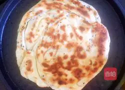 Illustration of making soybean paste sesame cake 7