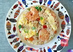Illustration of how to make shrimp and egg fried rice 9