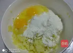 Illustration of how to make potato and shrimp cakes 3