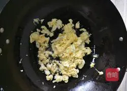 Illustration of how to make spicy sauce cheese fried rice 2
