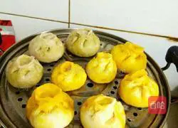 Illustration of how to make homemade buns 5