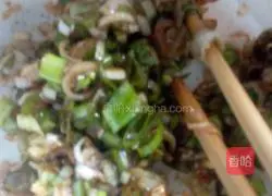 Illustration of how to make green onion cake 2