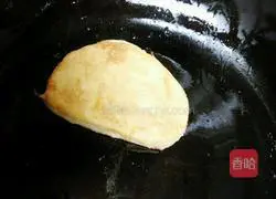 Illustration of how to make pan-fried steamed buns 3