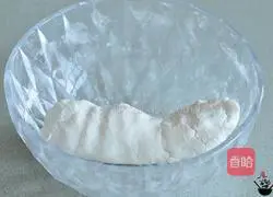 Illustration of making handmade black sesame glutinous rice balls 5