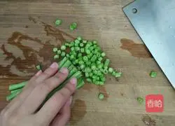 Illustration of how to make golden egg fried rice 3