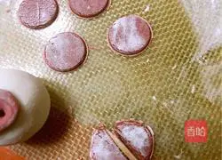 Illustration of how to make piglet glutinous rice balls 9