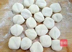 Cucumber Illustration of how to make stuffed dumplings 15