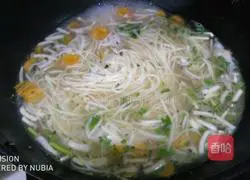 Illustration of how to make shredded chicken and vegetable nutritious noodles 8