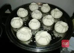 Illustration of how to make pork and green pepper buns 8