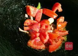 Illustration of how to make handmade tomato noodles 8