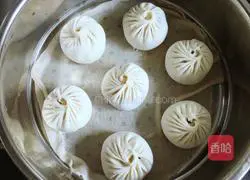 Illustration of how to make vegetarian steamed buns with radish filling 13