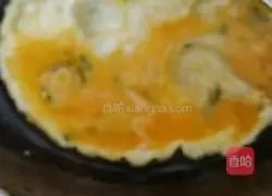 Illustration of how to make tomato and egg fried rice 3