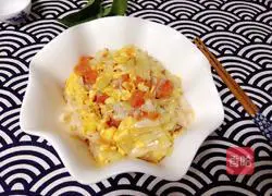 Illustration of how to make tomato, egg, cabbage and fried noodles 10