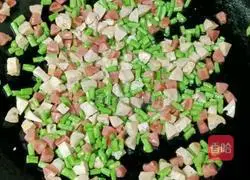 Illustration of how to make meatballs, beans and fried rice 9