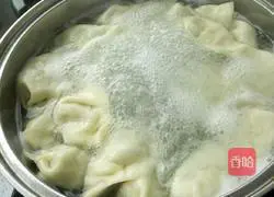 Illustration of how to make cabbage stuffed dumplings 19