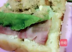 Illustration of how to make a bear sandwich 3