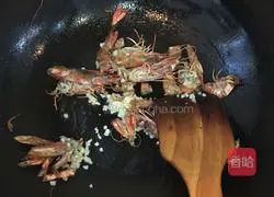 Illustration of how to make wontons with shrimp stuffing 11