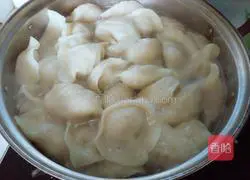 Illustration of how to make white radish and mushroom dumplings 16