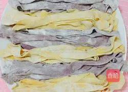 Illustration of how to make colorful noodles 2