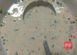 Illustration of how to make egg colored dough 4