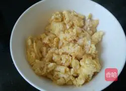 Illustration of how to make colorful fried rice 7