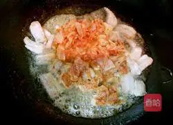 Illustration of spicy cabbage and pork belly fried rice 7