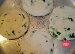 Illustration of how to make scallion pancakes 13