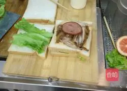 Illustration of how to make delicious sandwiches 1