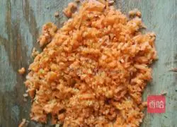 Illustration of how to make leek and pork wontons 2