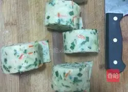 Illustration of how to make chive pancake rolls 13