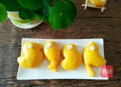 Illustration of how to make small animal pumpkin steamed buns 15