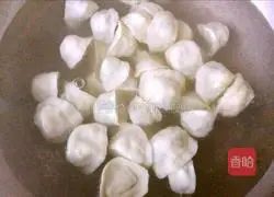 Illustration of how to make fish and shrimp wontons 4