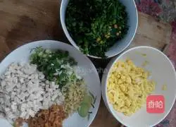 Illustration of how to make carrot leaf buns 2