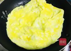 Illustration of how to make smooth egg beef sandwich 6