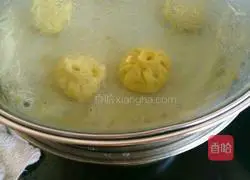 Illustration of how to make mushroom, potato and eggplant buns 13