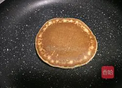 Illustration of how to make banana waffles 12