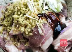 Illustration of how to make lotus leaf rice noodles and meat 4