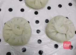 Illustration of how to make black fungus stuffed buns 15