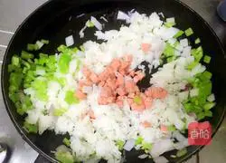 Pictures of how to make pineapple rice 8