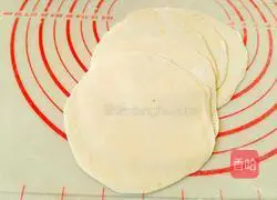 Illustration of how to make dumpling wrapper vegetable cake 2