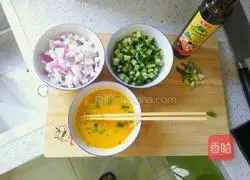 Illustration of how to make goose egg fried rice 3
