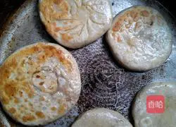 Illustration of how to make hot noodles with chives and pork pie 9